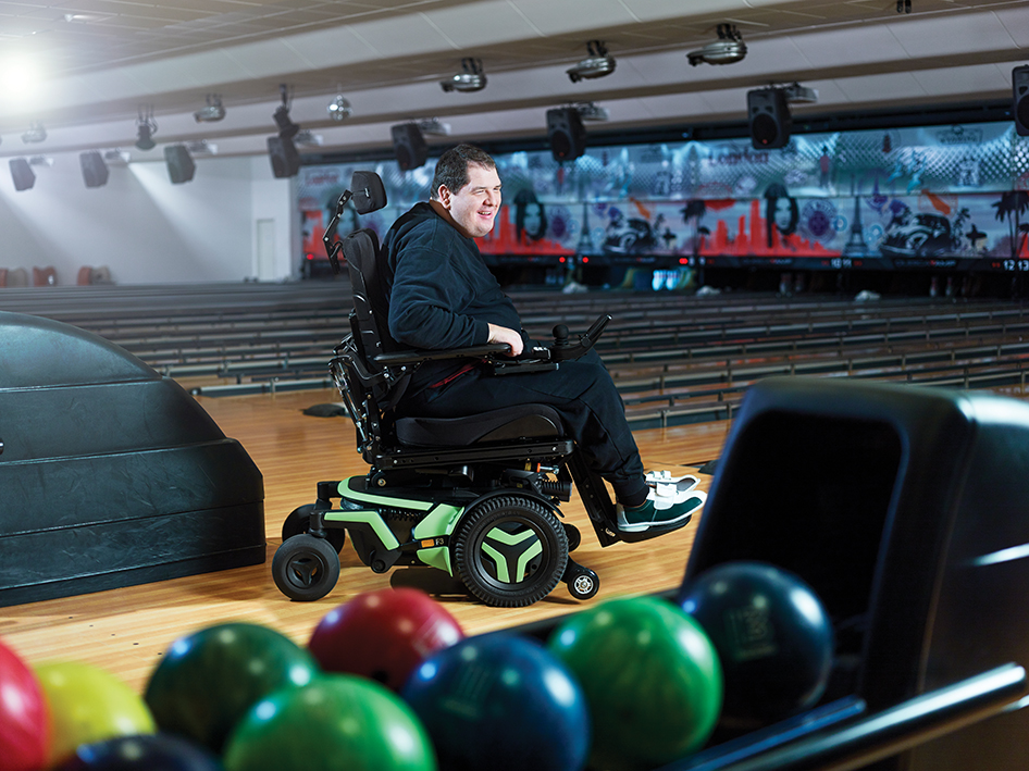 F3 Corpus_man_bowling_02_WEB F3 Corpus_man_bowling_02_WEB