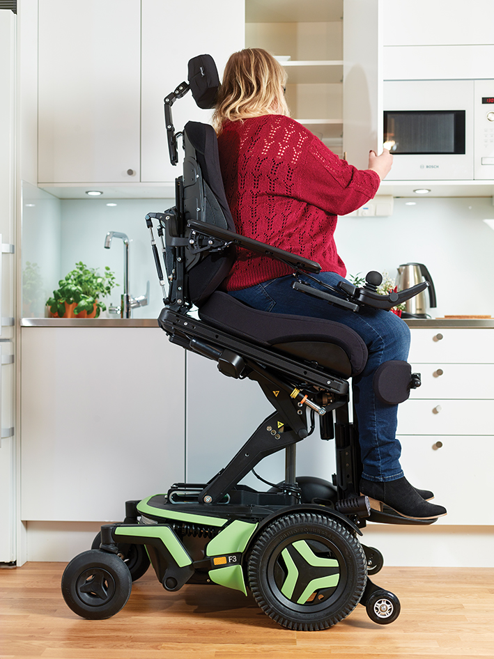 F3 Corpus_woman_kitchen_Active Reach_04_WEB F3 Corpus_woman_kitchen_Active Reach_04_WEB