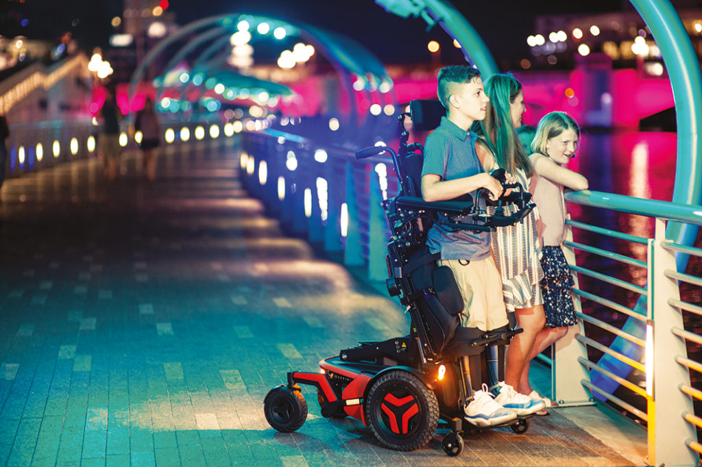 F5 Corpus VS_young boy_family_evening outside_01_WEB F5 Corpus VS_young boy_family_evening outside_01_WEB