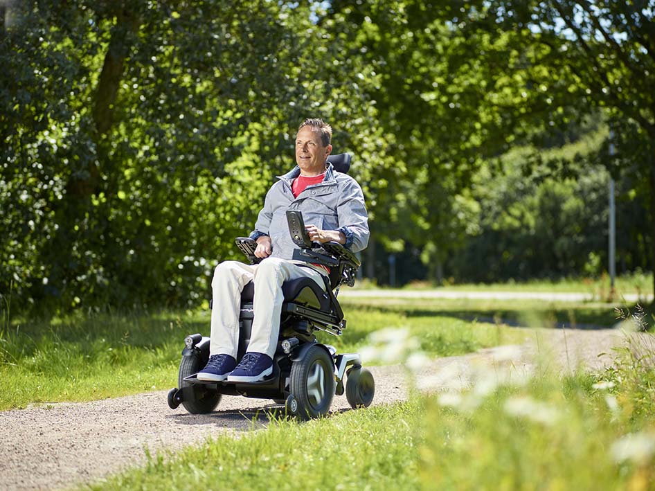 F5 Corpus_man_driving_nature_03_WEB F5 Corpus_man_driving_nature_03_WEB